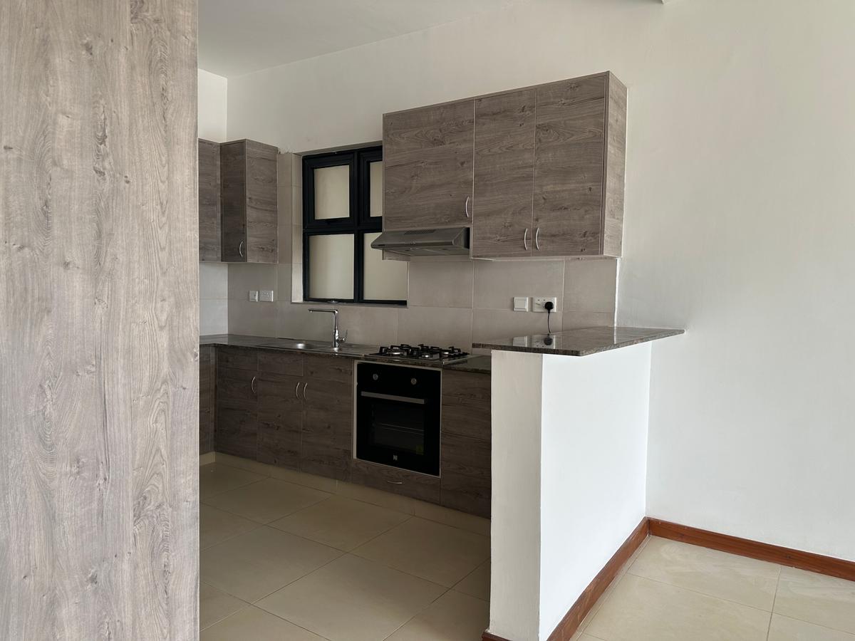 Serviced 2 Bed Apartment with En Suite in Westlands Area - 11