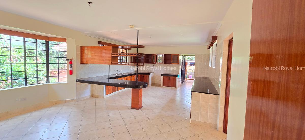 5 Bed Townhouse with En Suite at Lavington Green - 19