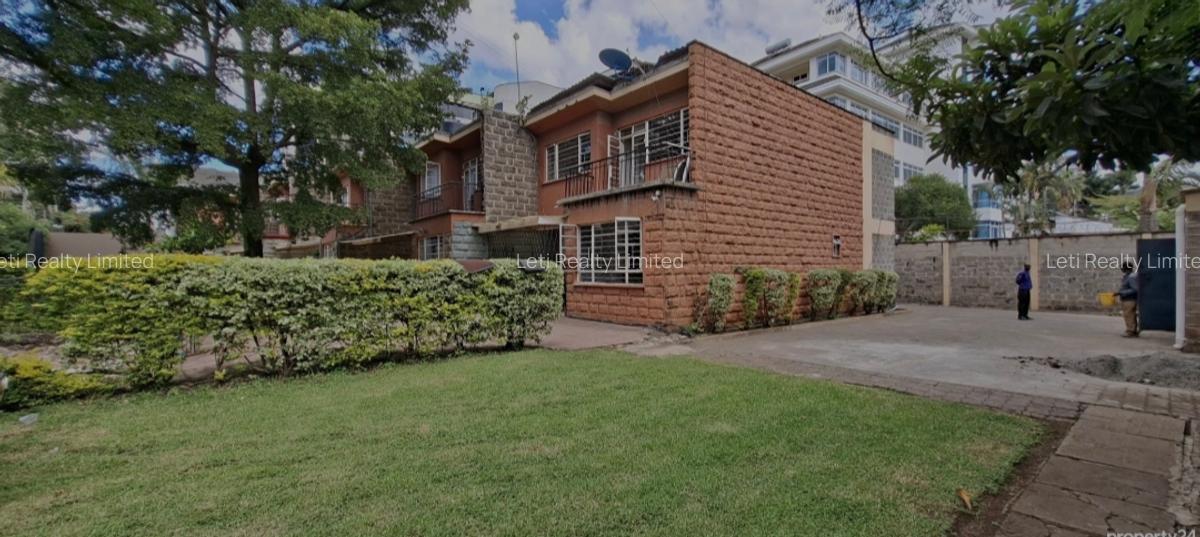 Commercial Property with Service Charge Included in Kilimani - 1