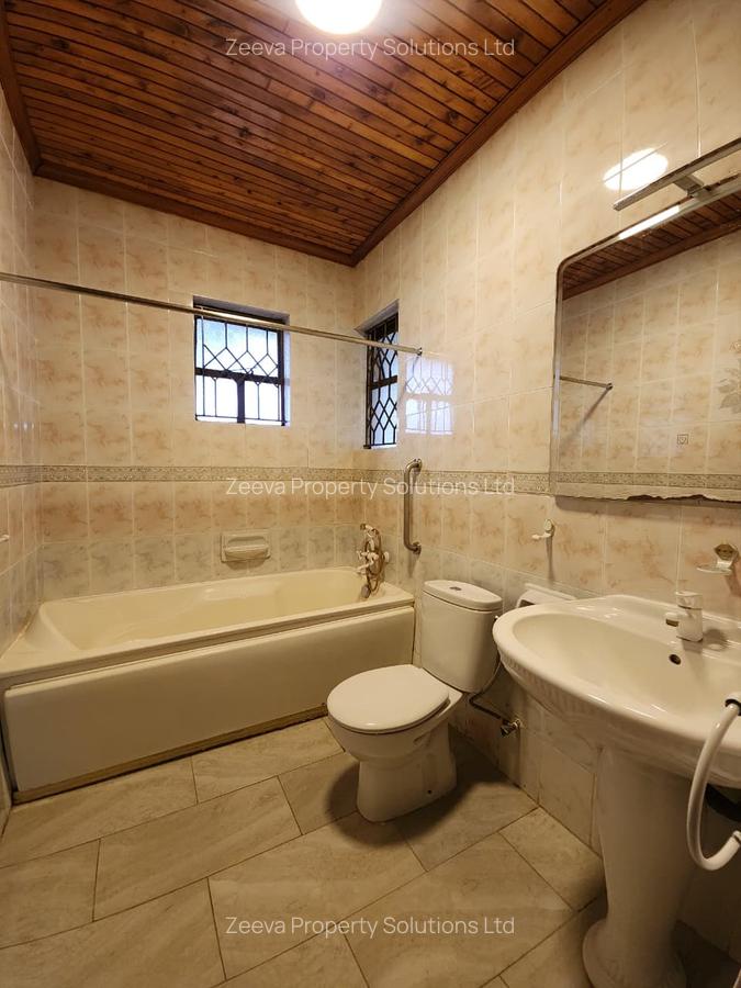 5 Bed House with En Suite in Runda - 17