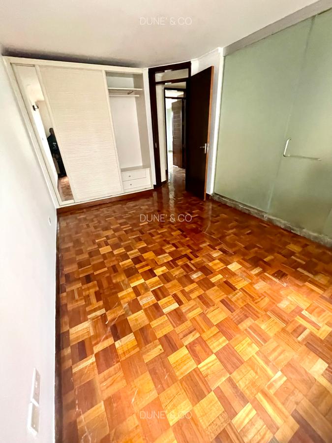 3 Bed Apartment with En Suite in Riverside - 18