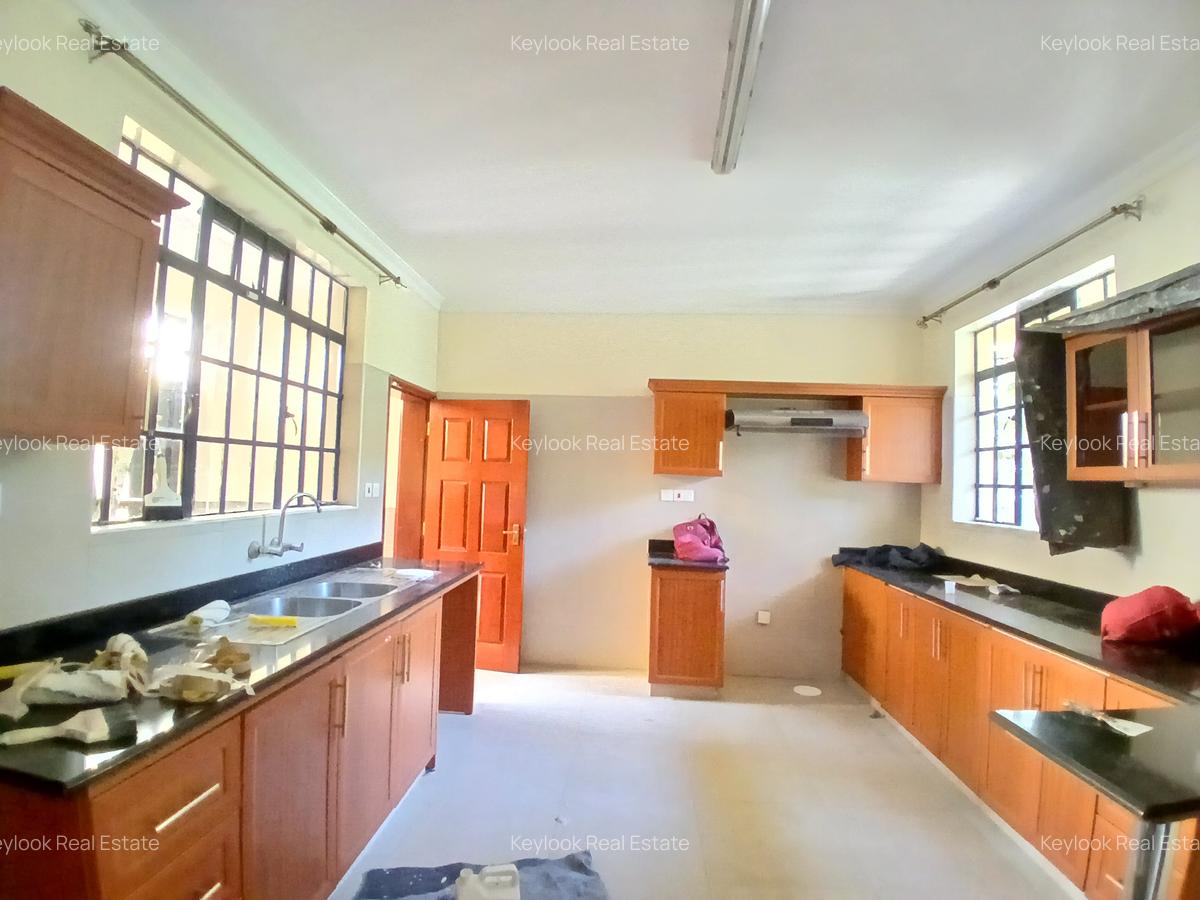 4 Bed Townhouse with En Suite at Lavington - 14