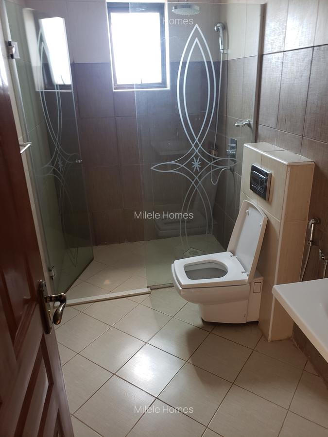 5 Bed Townhouse with En Suite at Grevillea Groove - 8