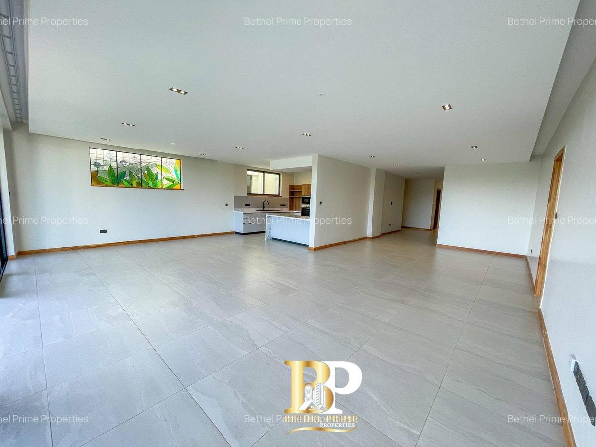 4 Bed Apartment with En Suite in Spring Valley - 14
