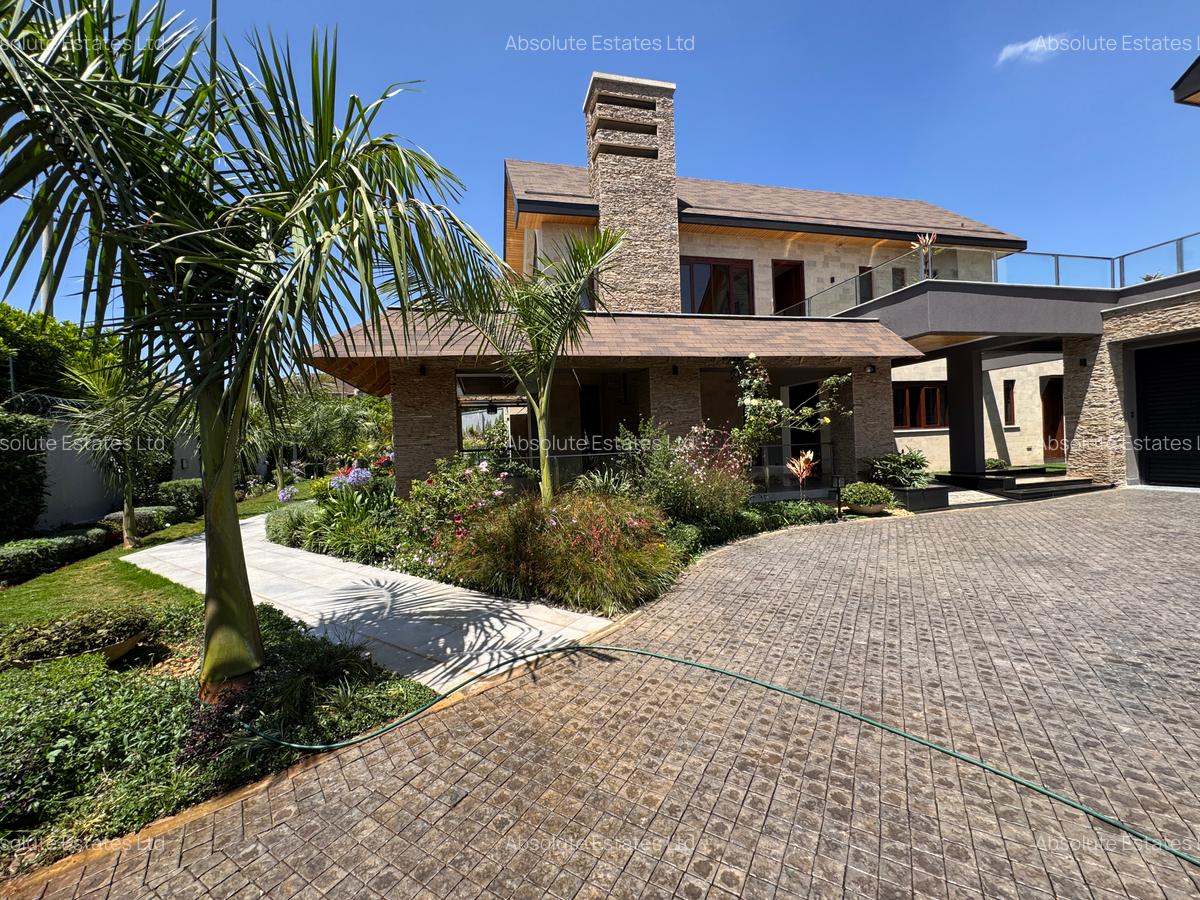 5 Bed Townhouse with En Suite in Runda - 2