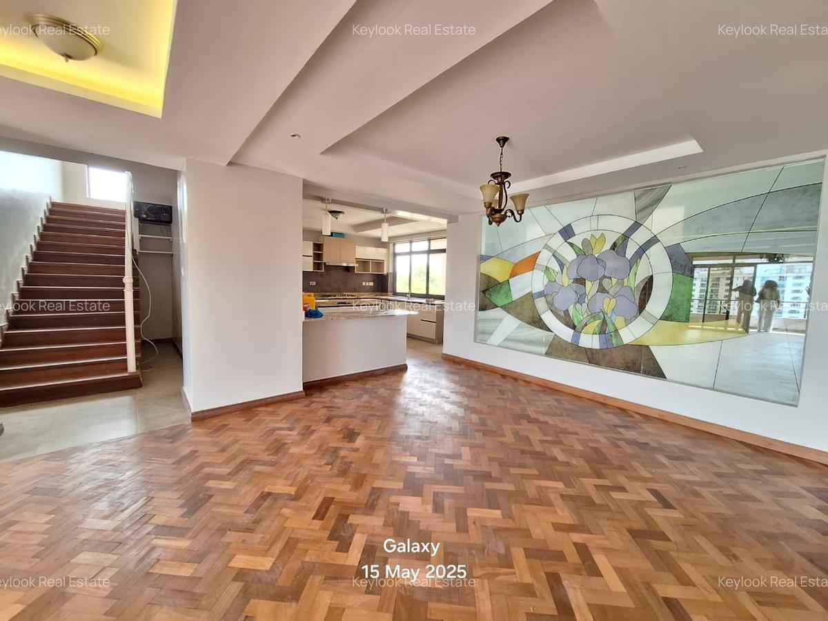 4 Bed Apartment with En Suite at Riverside Drive - 4