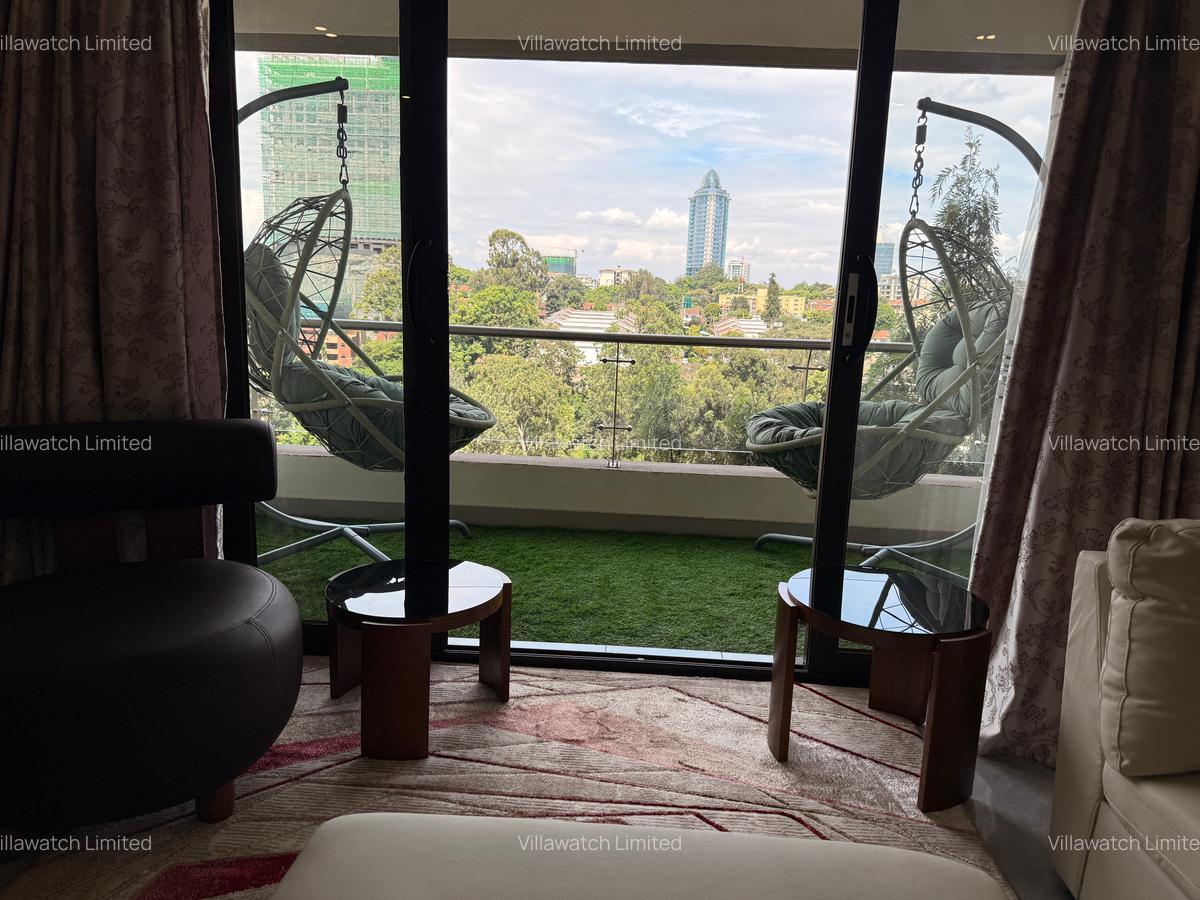 Serviced 3 Bed Apartment with En Suite at Riverside Square - 4