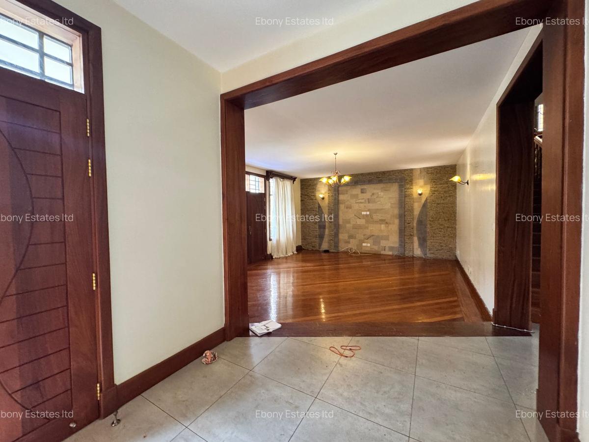 5 Bed Townhouse with En Suite in Lavington - 14