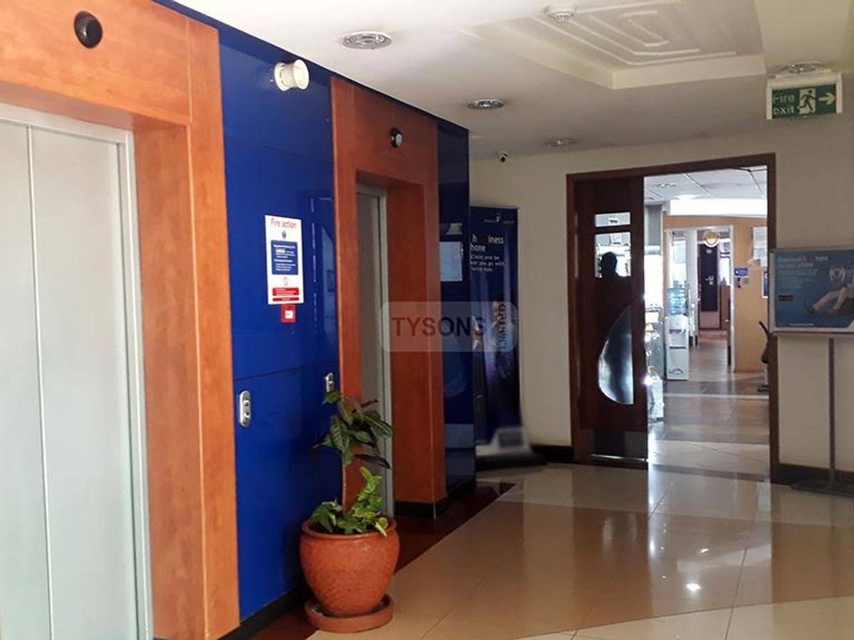 330 m² Office with Backup Generator in Parklands - 3