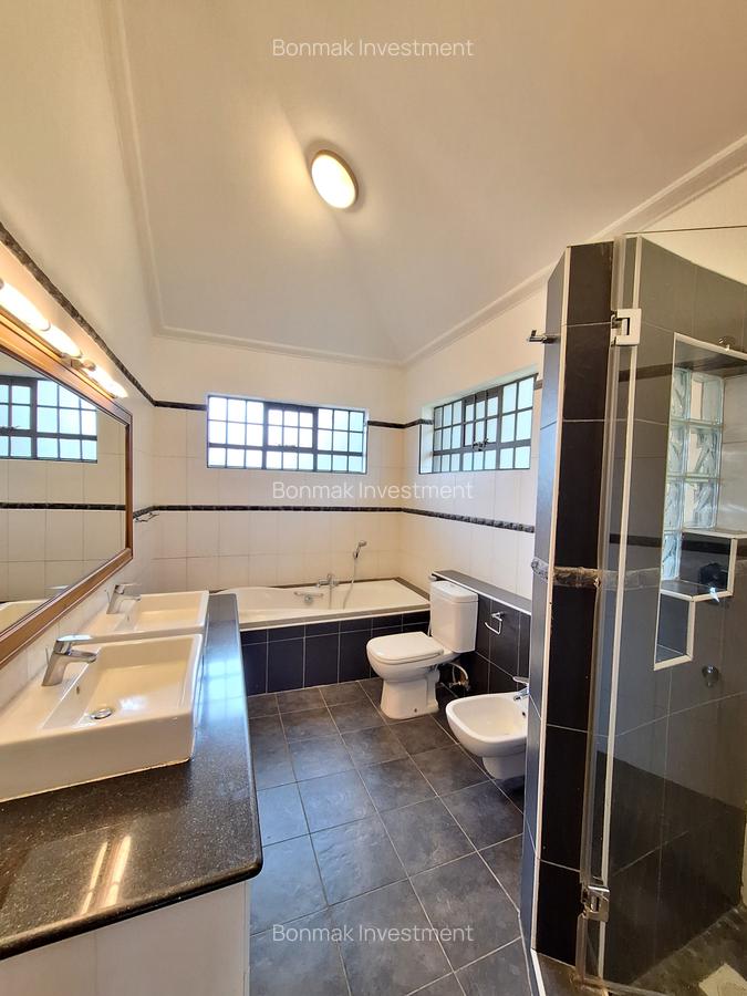 4 Bed Townhouse with En Suite at Peponi Road. - 12