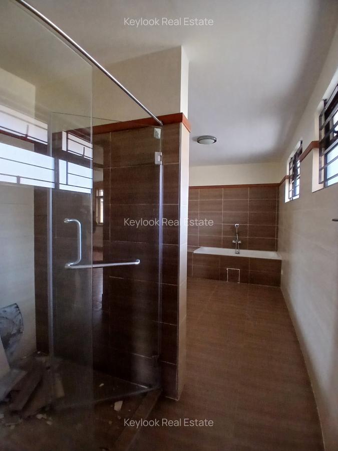 5 Bed Townhouse with En Suite at Lavington Green - 7