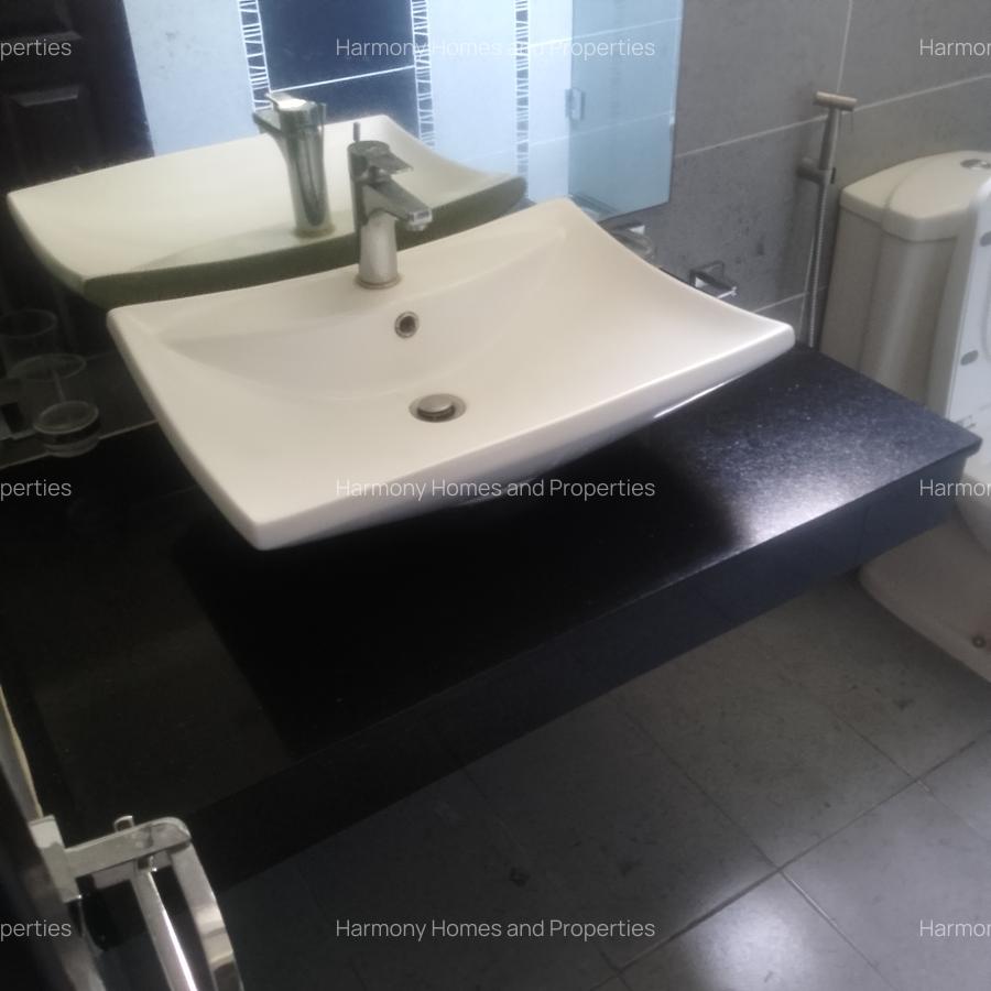 Serviced 2 Bed Apartment with En Suite at Riverside - 11