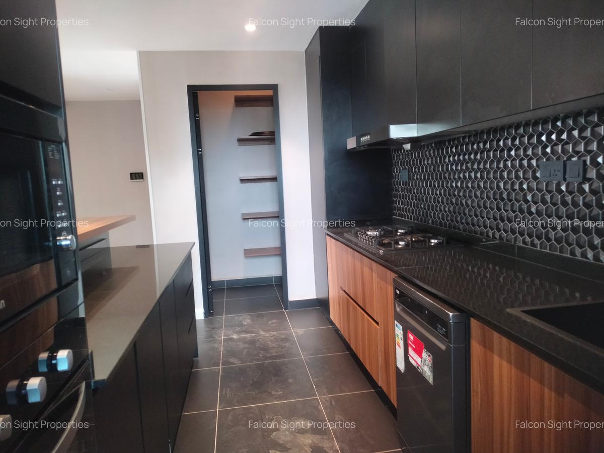 2 Bed Apartment with En Suite at Few Minutes Drive To Un Headquarters - 3