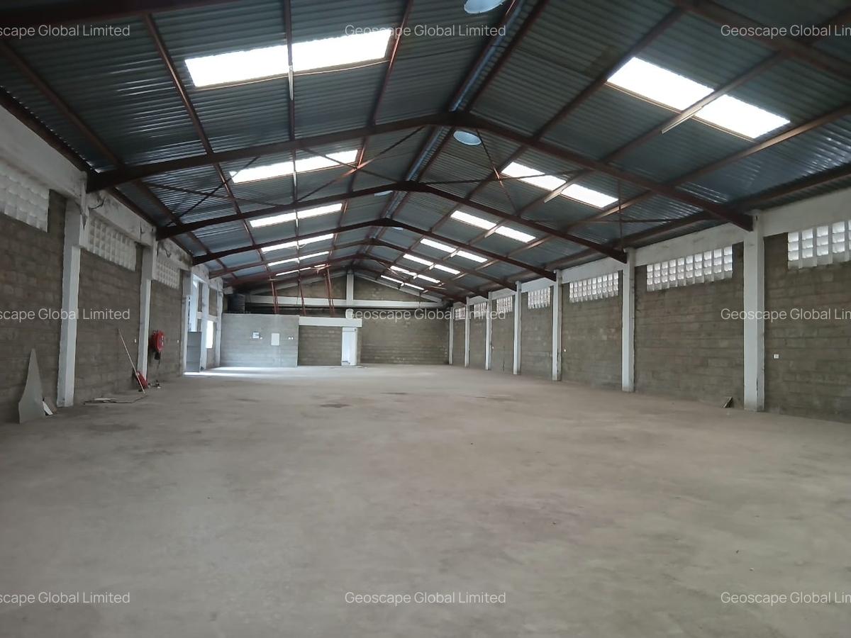 10,500 ft² Warehouse with Parking in Industrial Area - 2