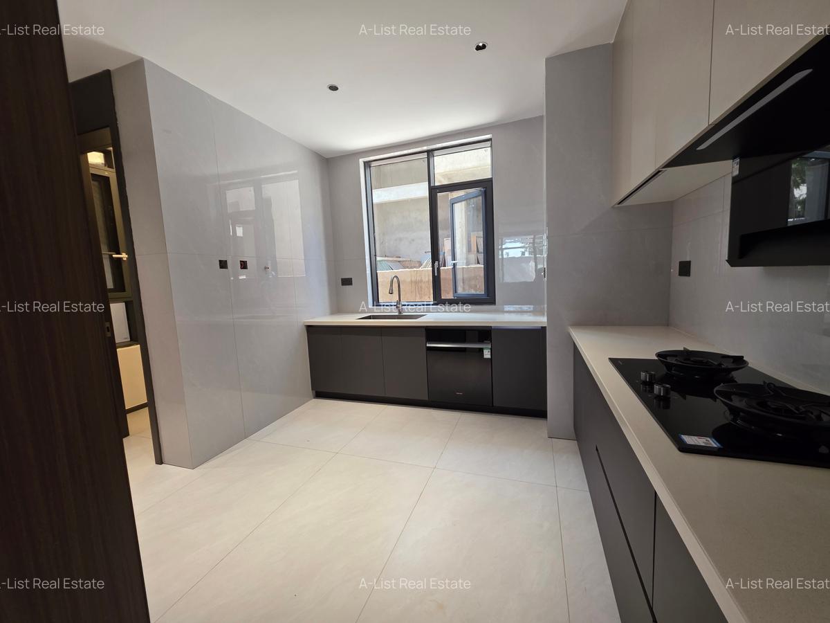 5 Bed Villa with En Suite at Jacaranda Avenue - 2