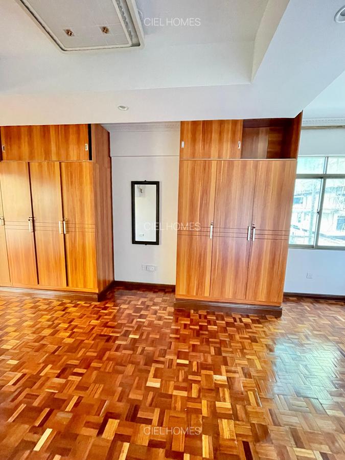 3 Bed Apartment with En Suite at Wood Avenue - 13