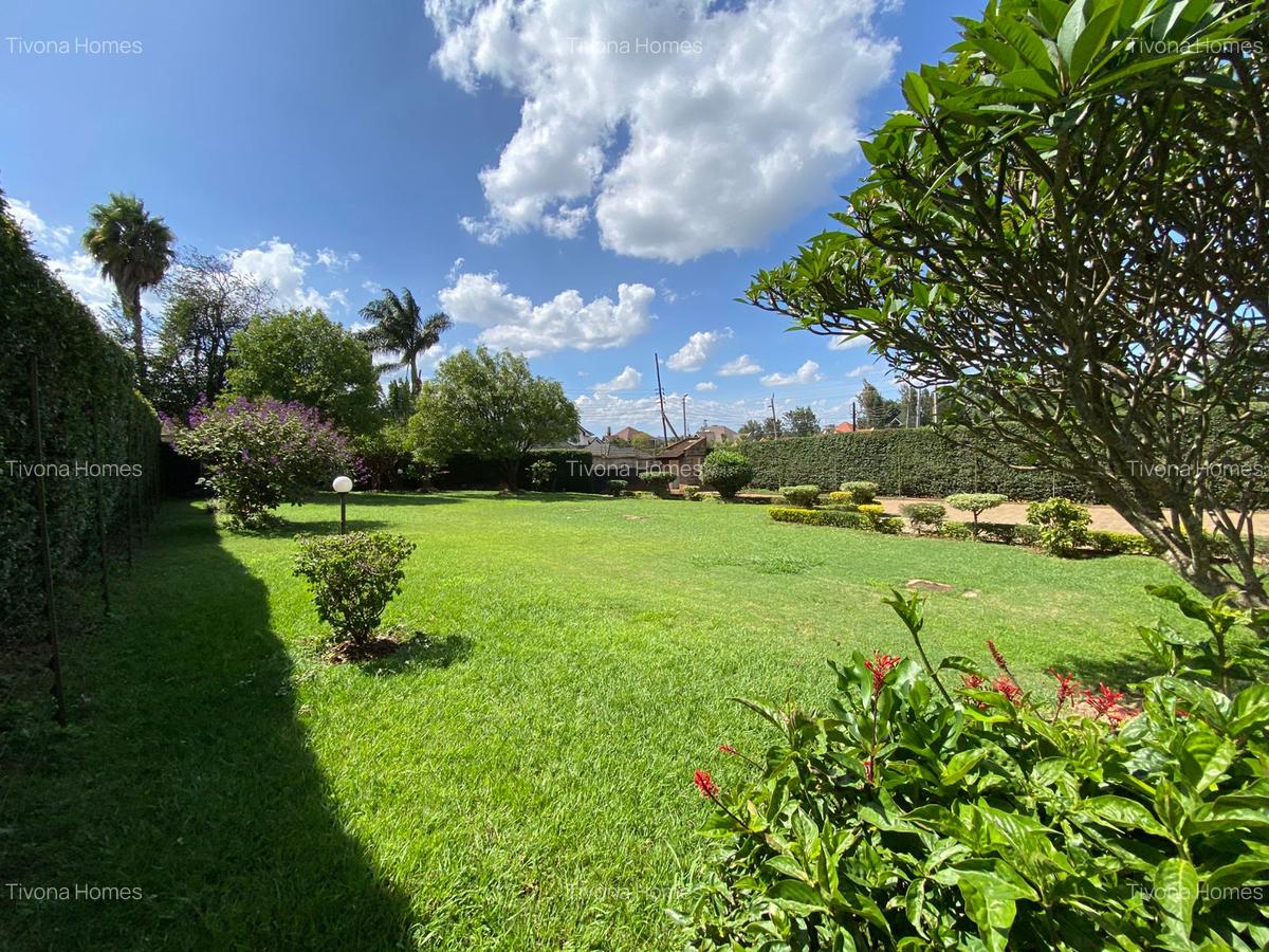 6 Bed House with En Suite in Runda - 3