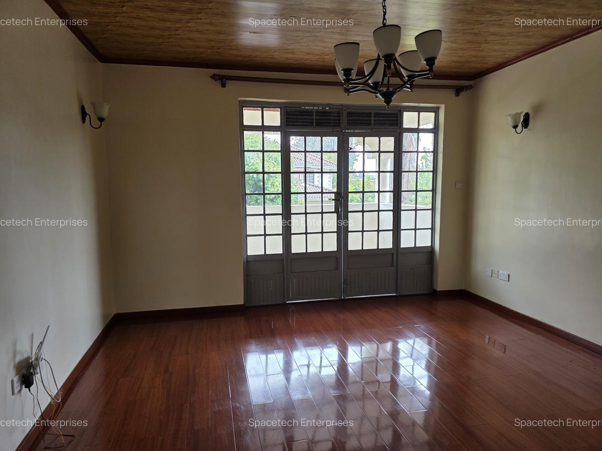 6 Bed House with En Suite in Runda - 11