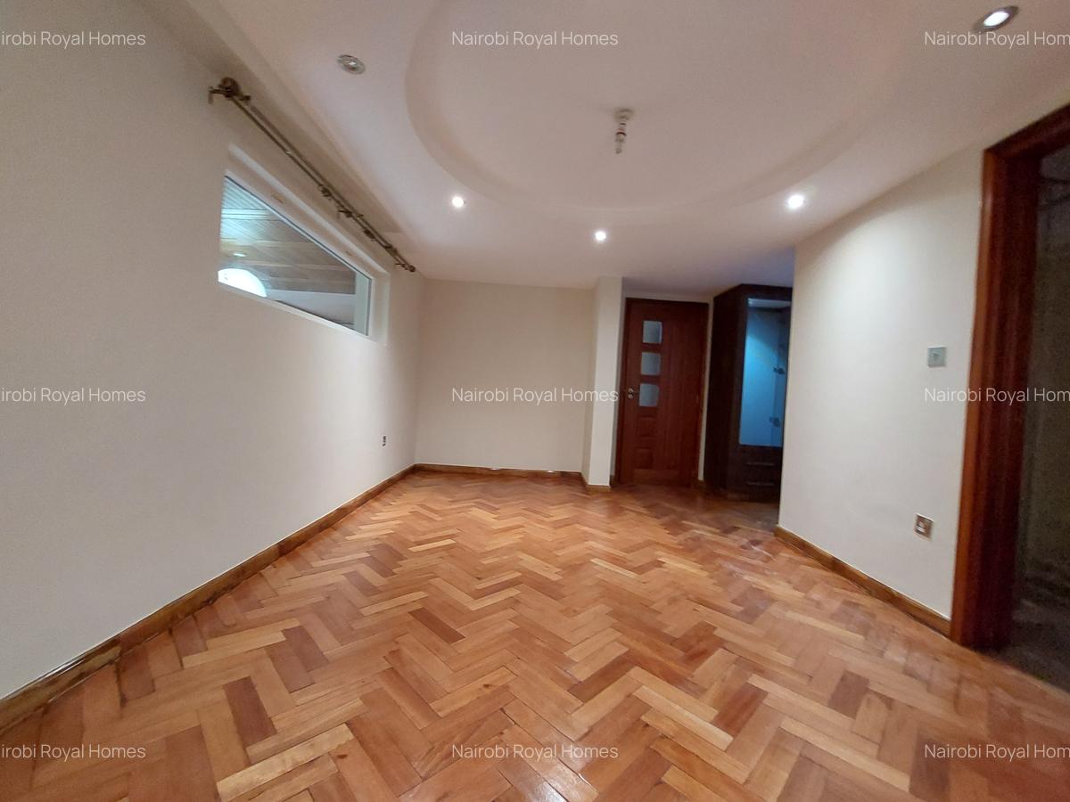 5 Bed Townhouse with En Suite at Convent Drive - 14