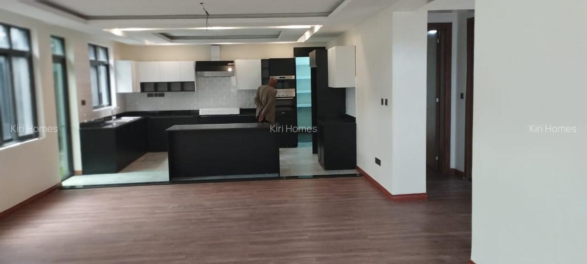 5 Bed Townhouse with En Suite in Lavington - 10