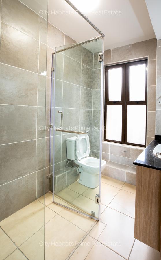 5 Bed Apartment with En Suite in Westlands Area - 5