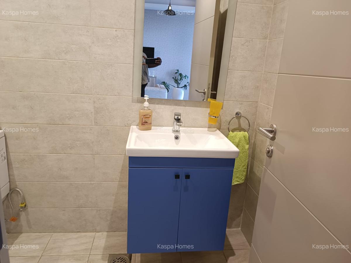 Serviced 1 Bed Apartment with En Suite in Westlands Area - 13