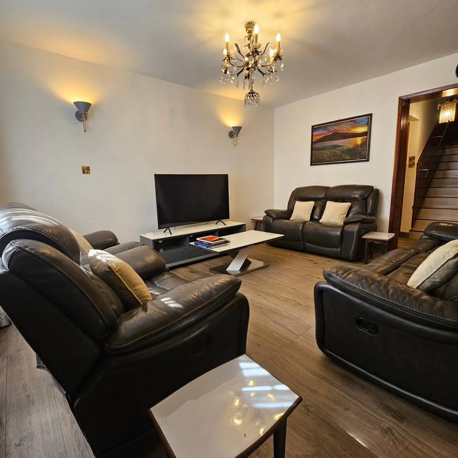 3 Bed House with En Suite at Parklands - 2
