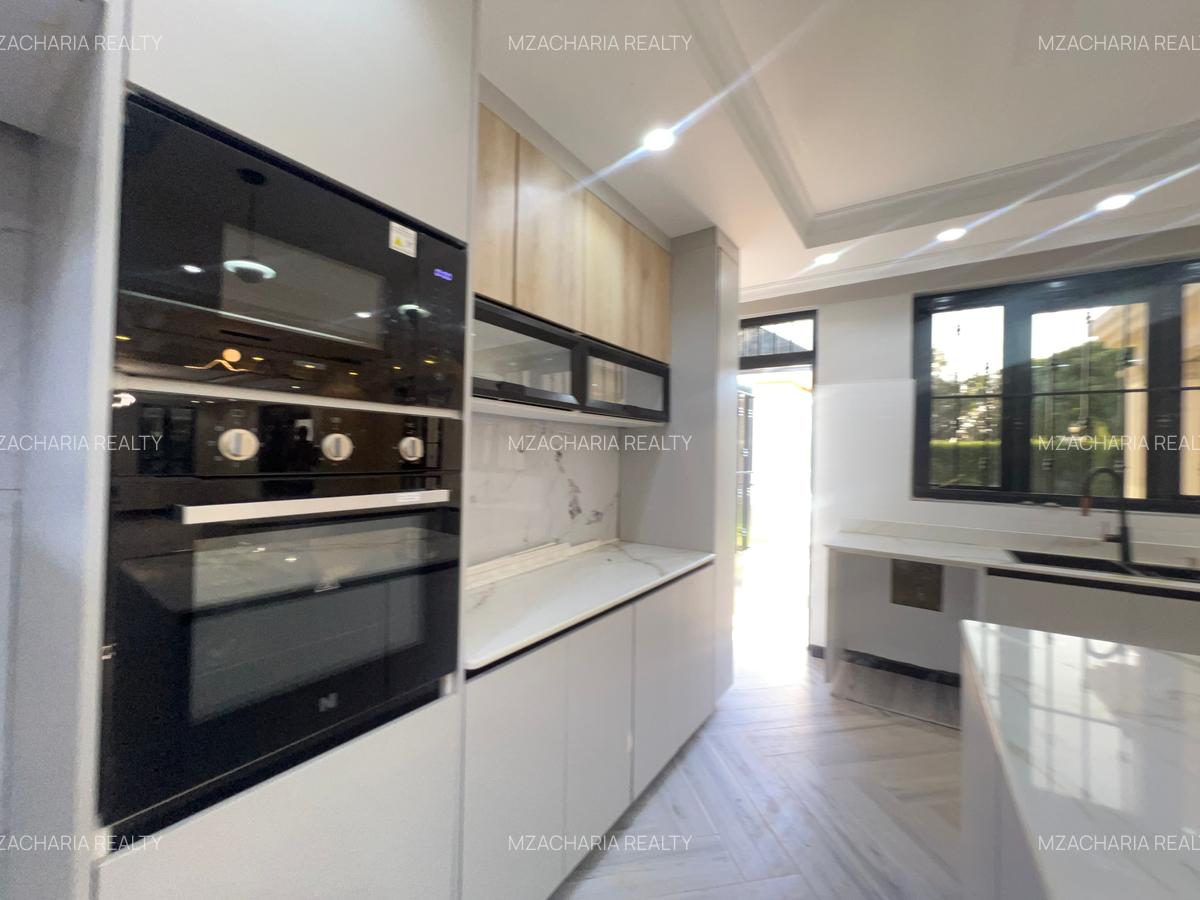 5 Bed Townhouse with Staff Quarters in Runda - 4