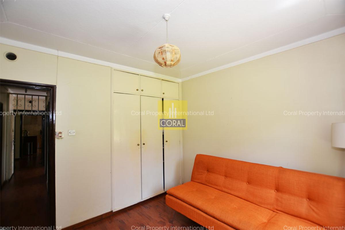 4 Bed House in Lavington - 13