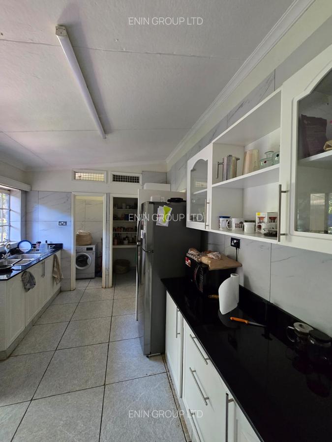 3 Bed House with En Suite at Lavington - 5