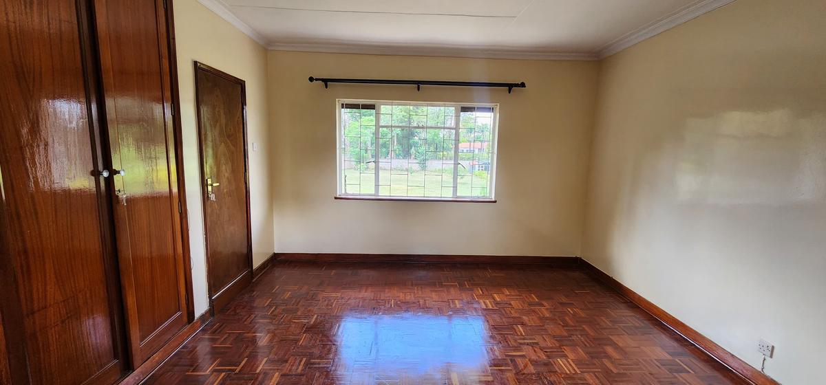 3 Bed House with En Suite in Lavington - 8