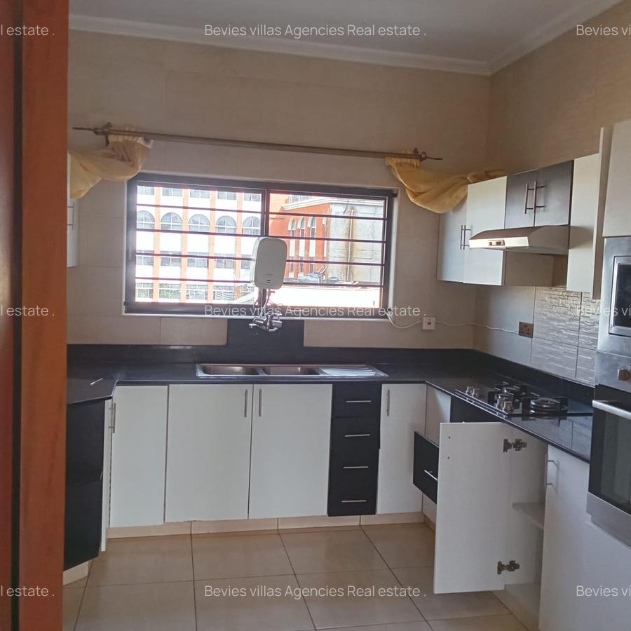 2 Bed Apartment with En Suite in Rhapta Road - 3