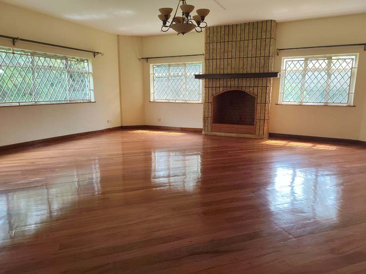 5 Bed House with Swimming Pool in Runda - 10