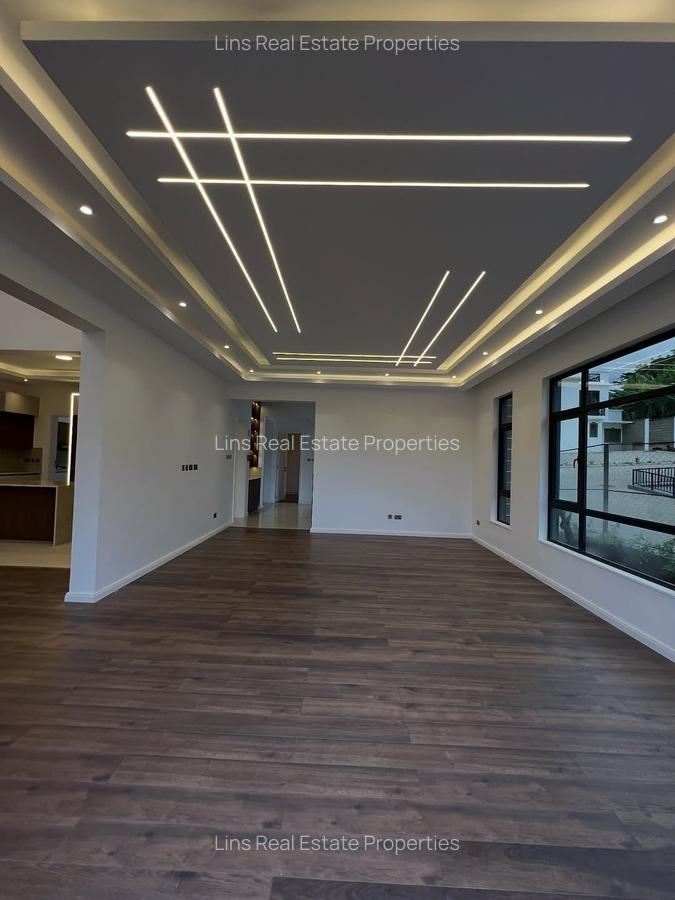 5 Bed Townhouse with En Suite in Lavington - 8