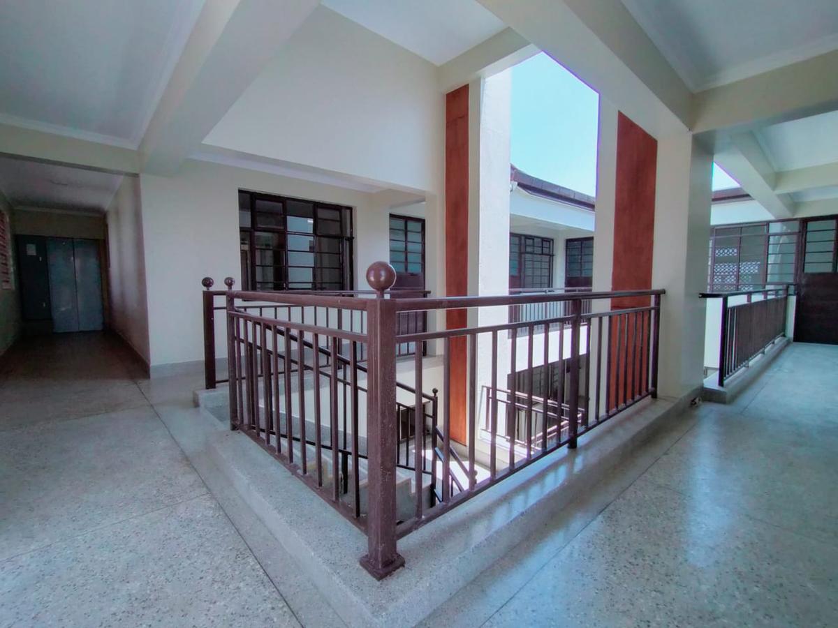 2 Bed Apartment with En Suite in Naivasha Road - 5