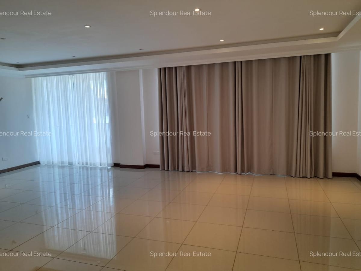 4 Bed Apartment with En Suite in General Mathenge - 3