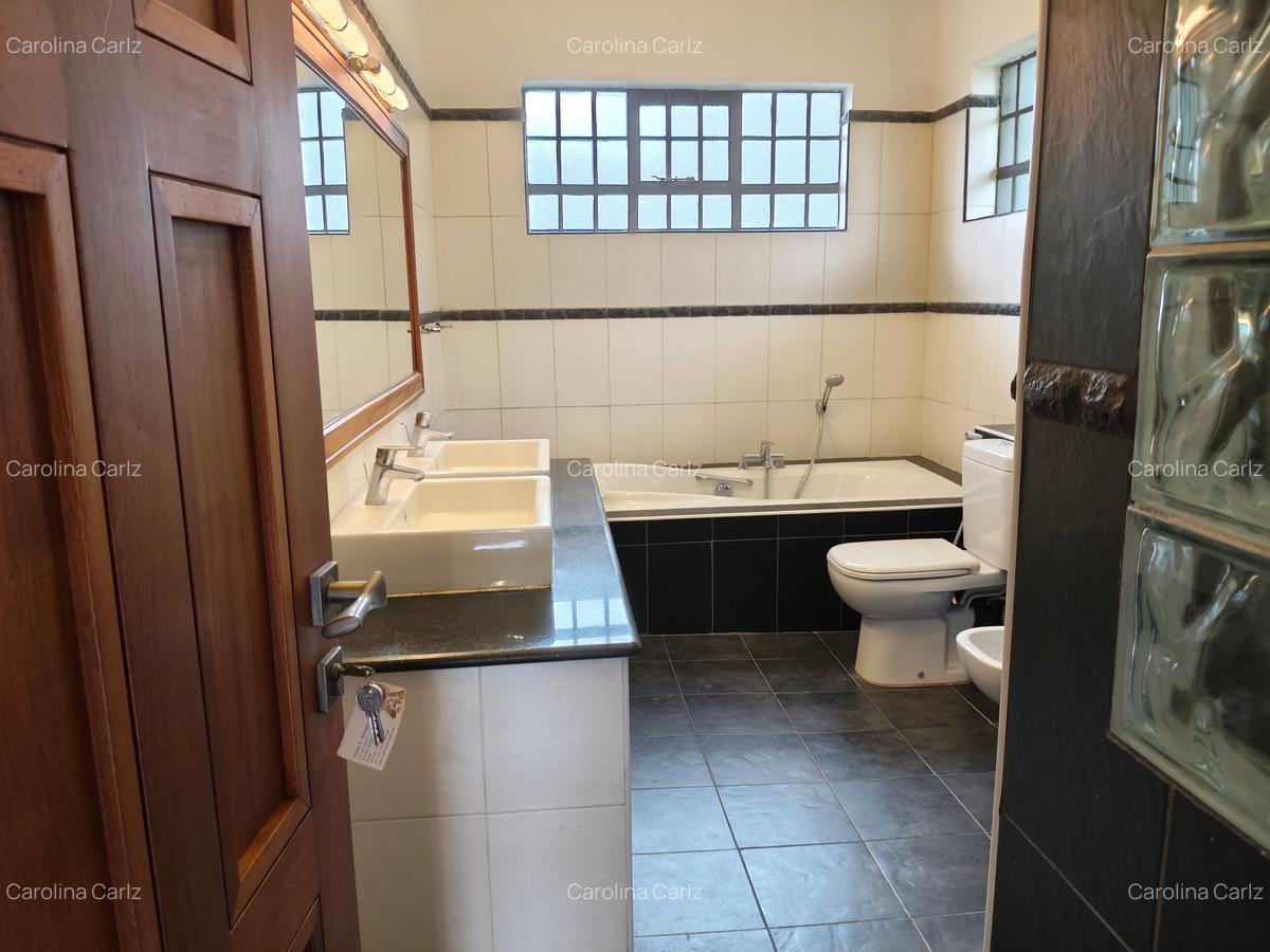 4 Bed Townhouse with En Suite at Peponi Road - 8