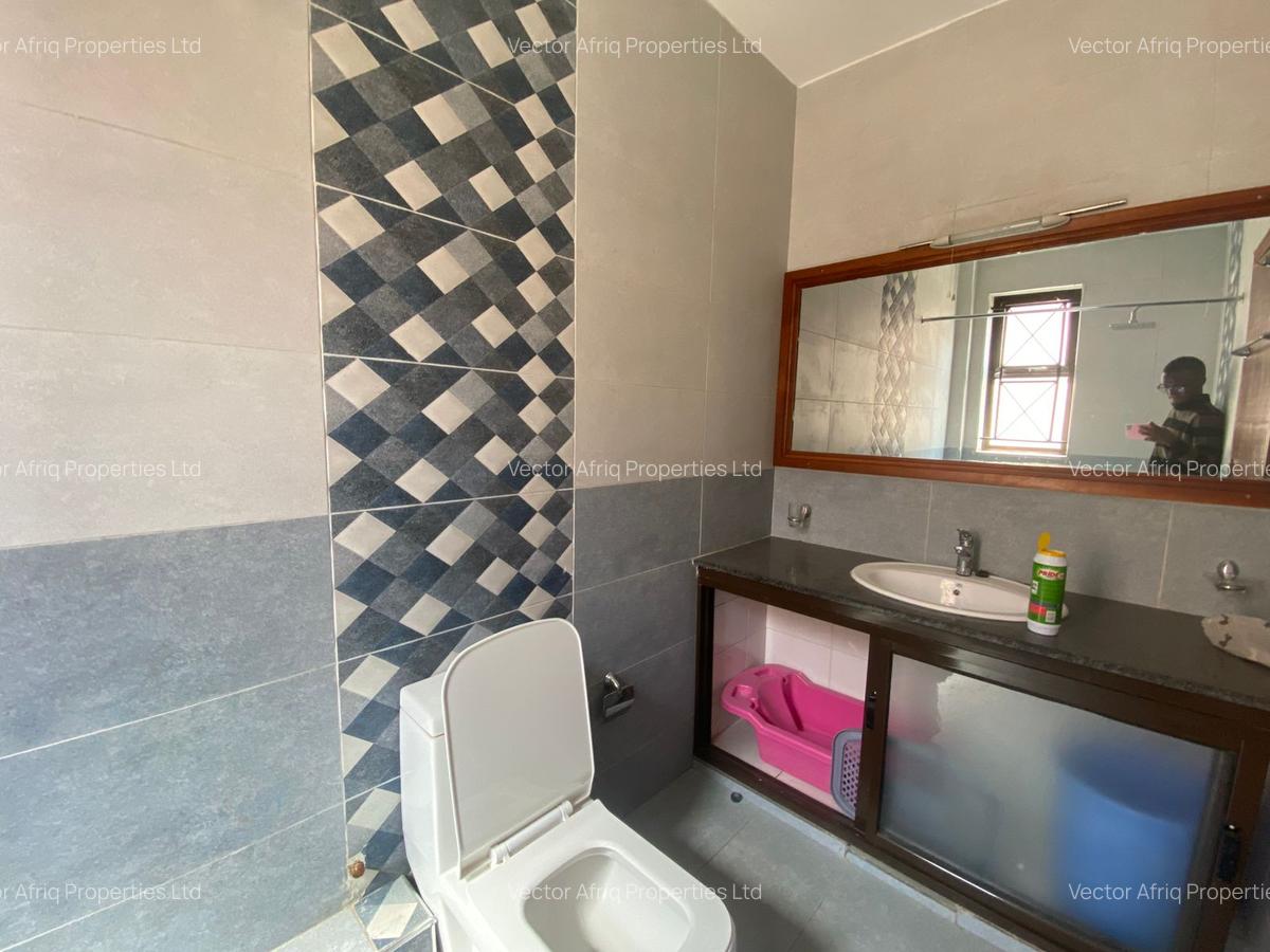 5 Bed House with En Suite in Syokimau - 10