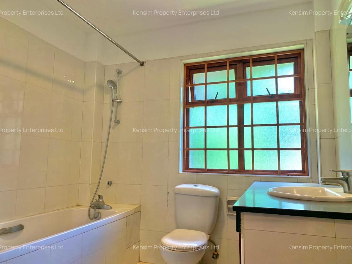 5 Bed Townhouse with En Suite in Runda - 5
