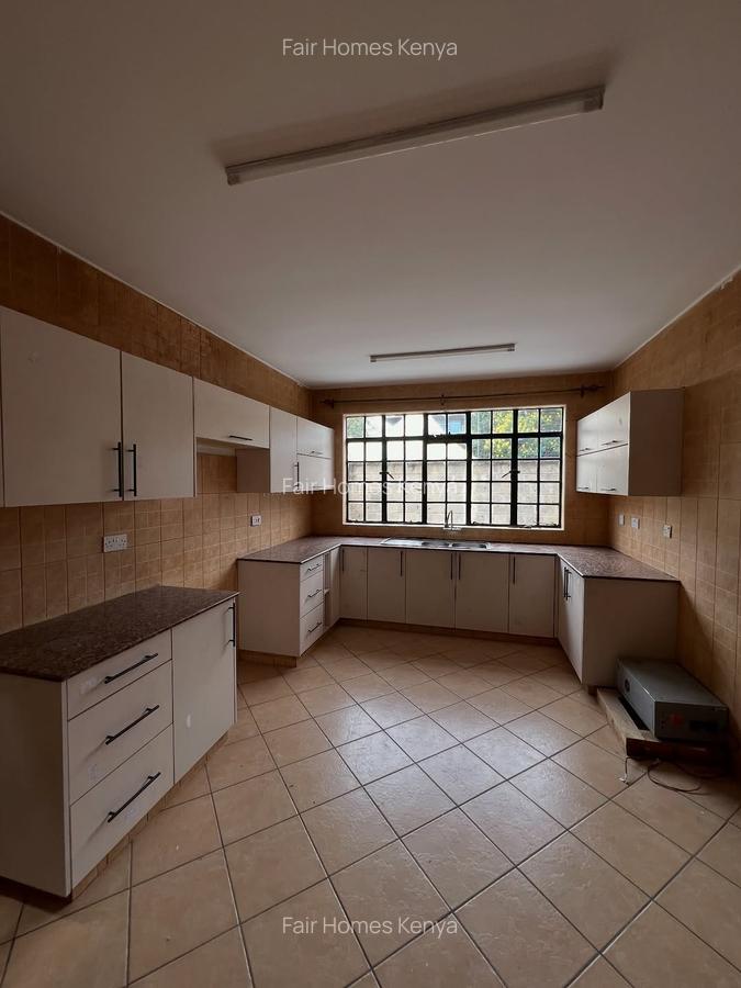 4 Bed Townhouse with En Suite at Lavington Green - 6