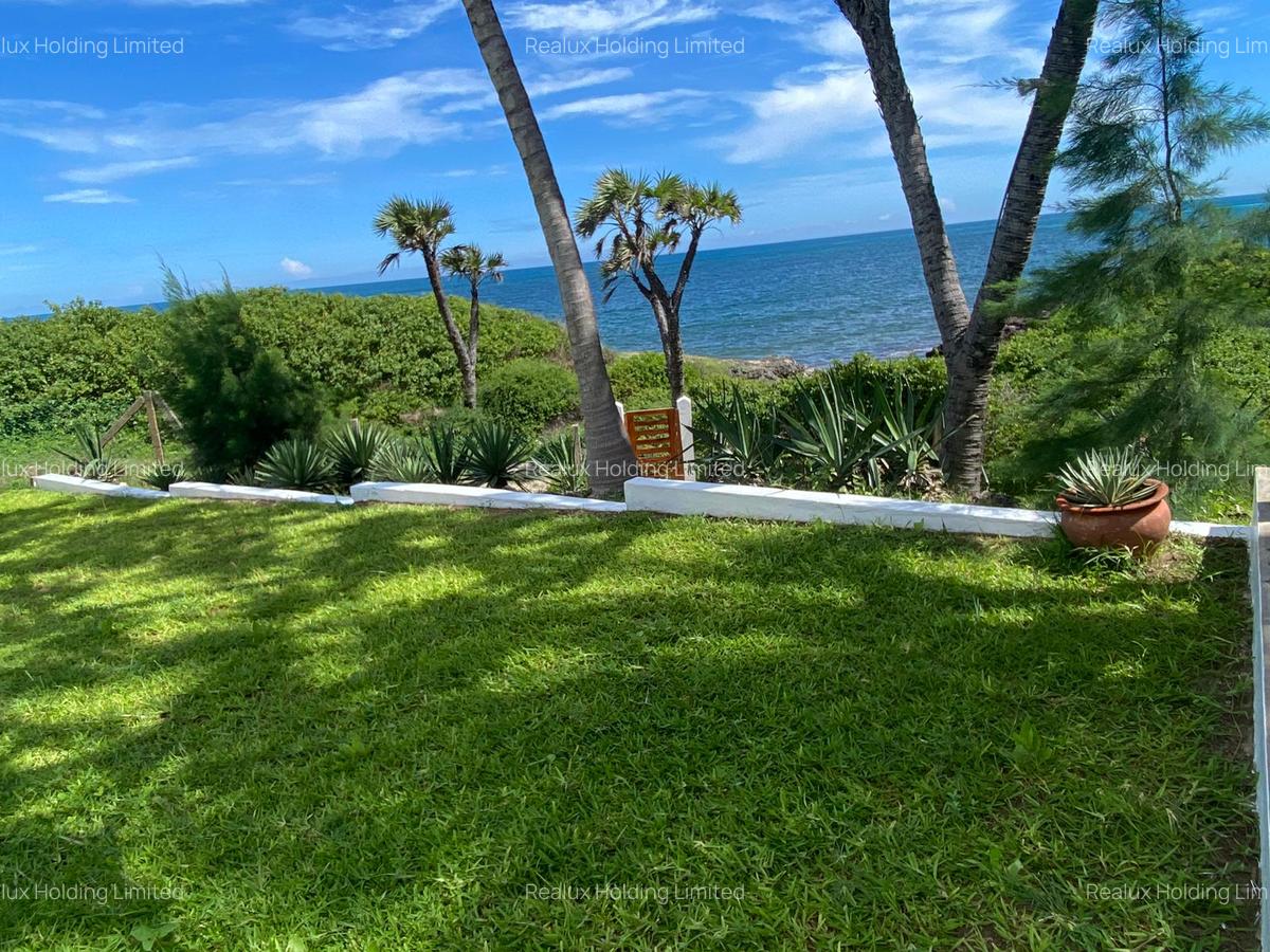 5 Bed House with En Suite in Malindi - 17