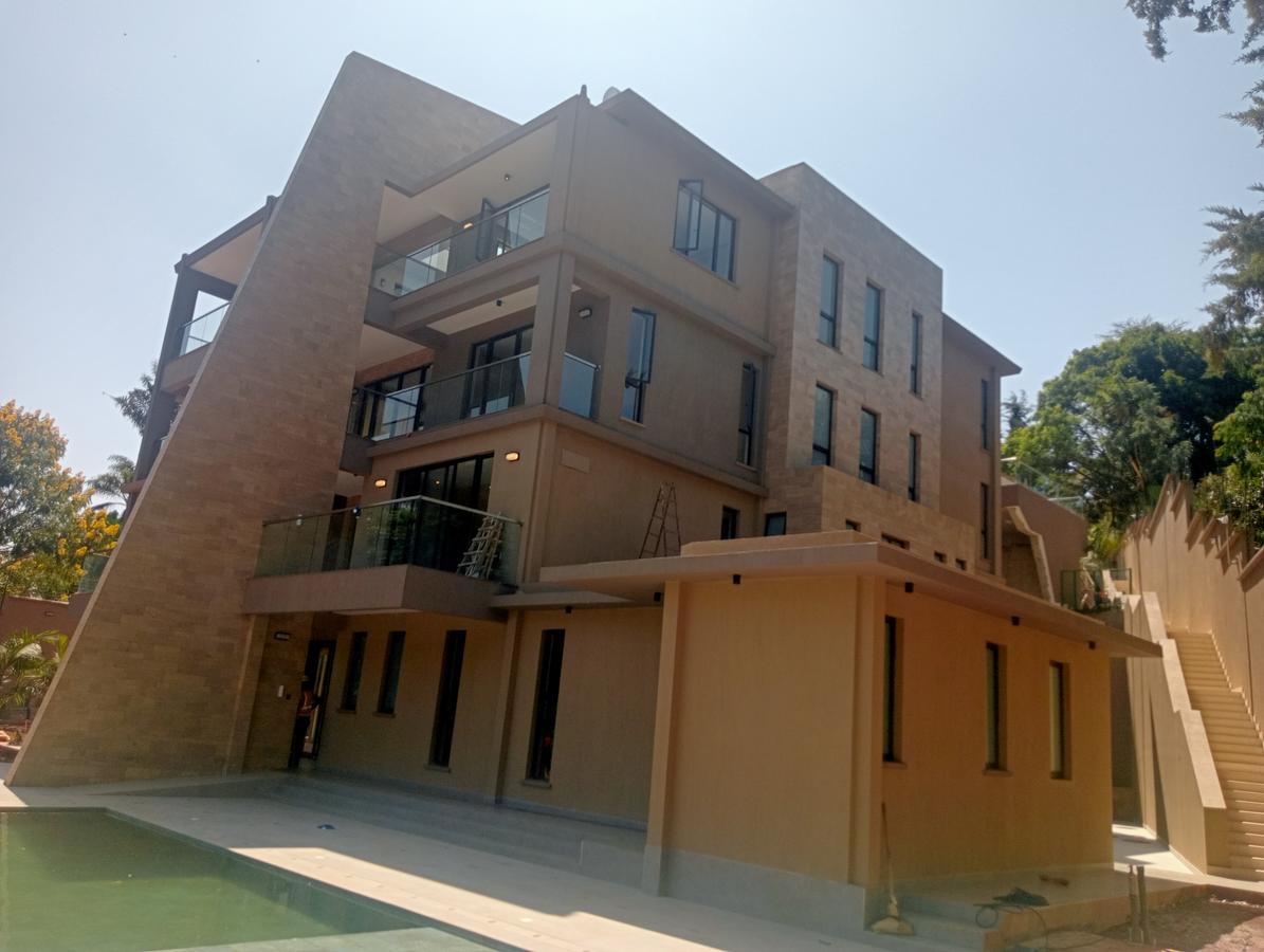 6 Bed House with En Suite at Nyari - 13