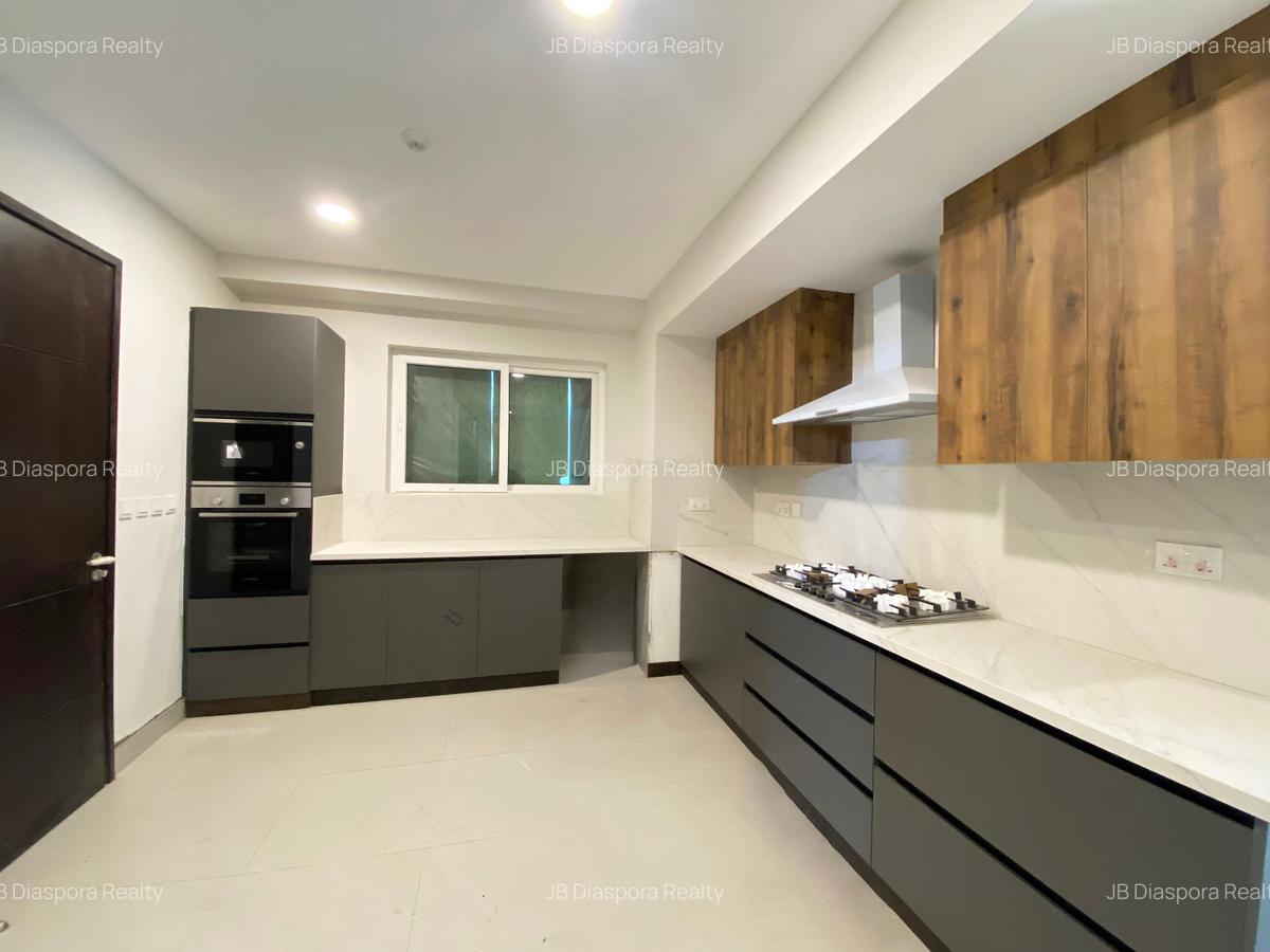 5 Bed Apartment with En Suite at General Mathenge - 3
