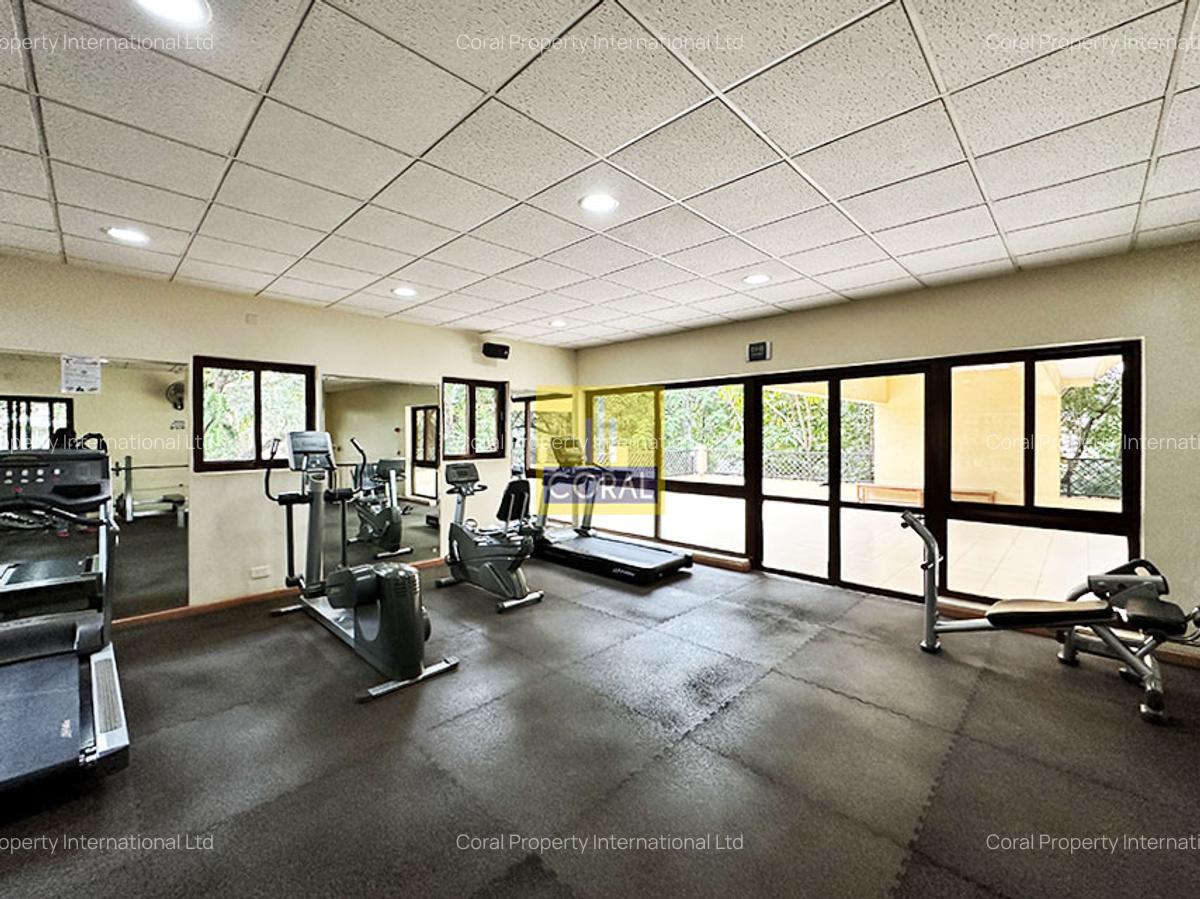 4 Bed Apartment with En Suite in Riverside - 18