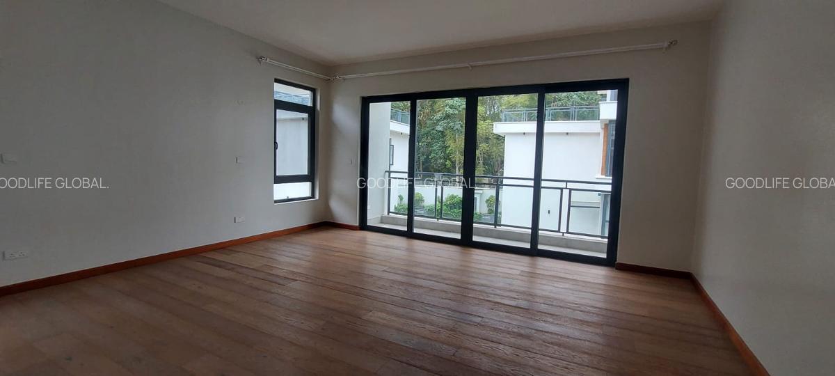 5 Bed Villa with En Suite at Lavington - 16