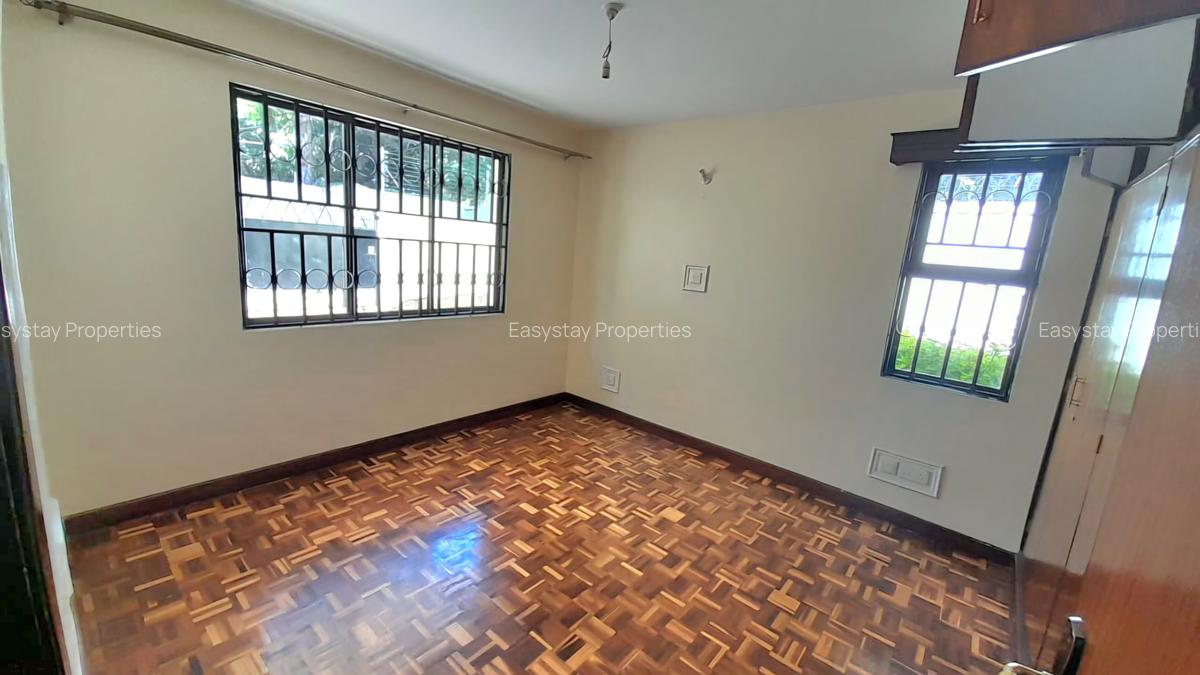 4 Bed Townhouse with En Suite in Lavington - 5