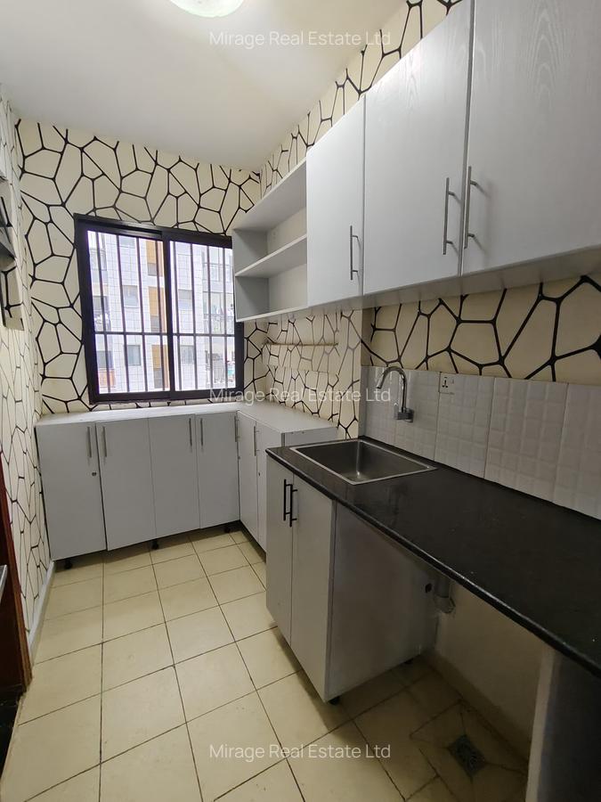 3 Bed Apartment with Swimming Pool in Kilimani - 10