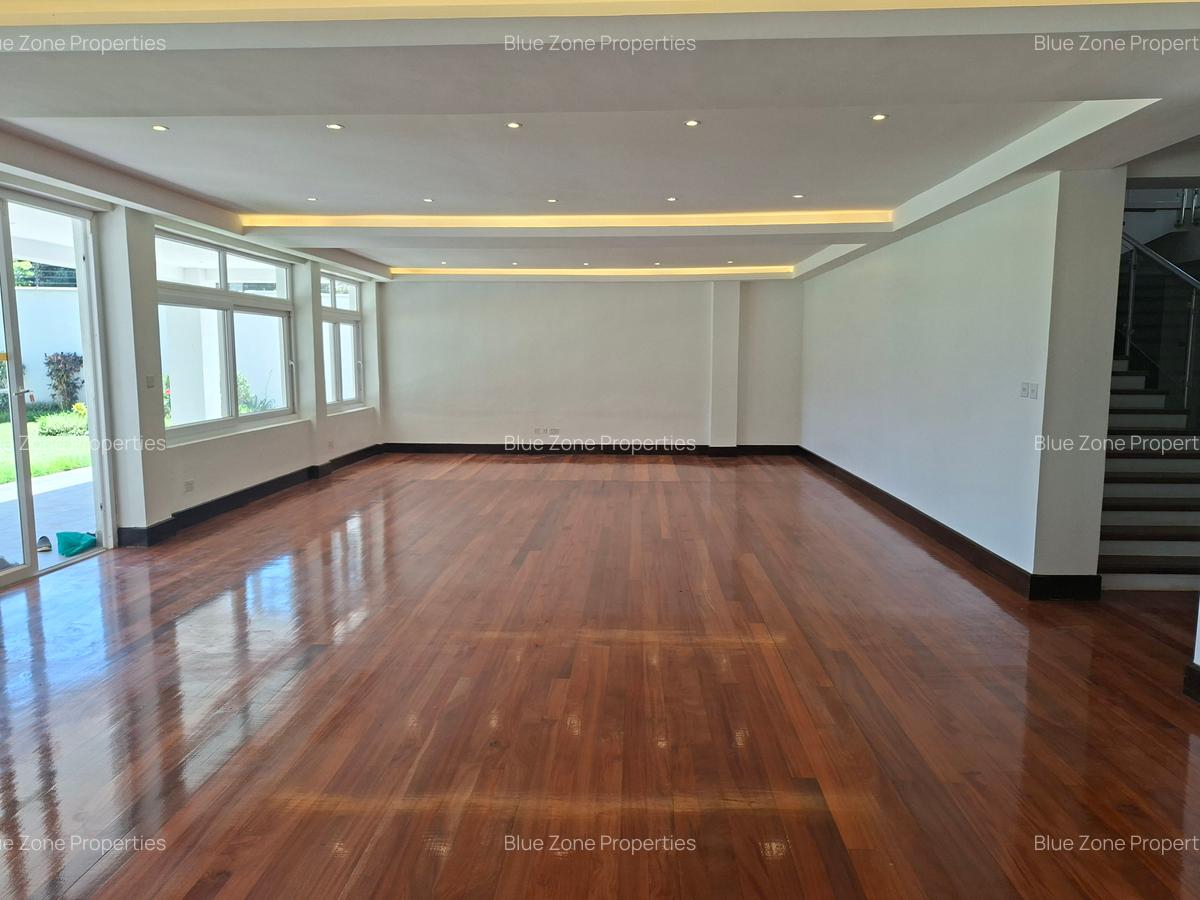 5 Bed House with En Suite at Off Benin Dr - 7