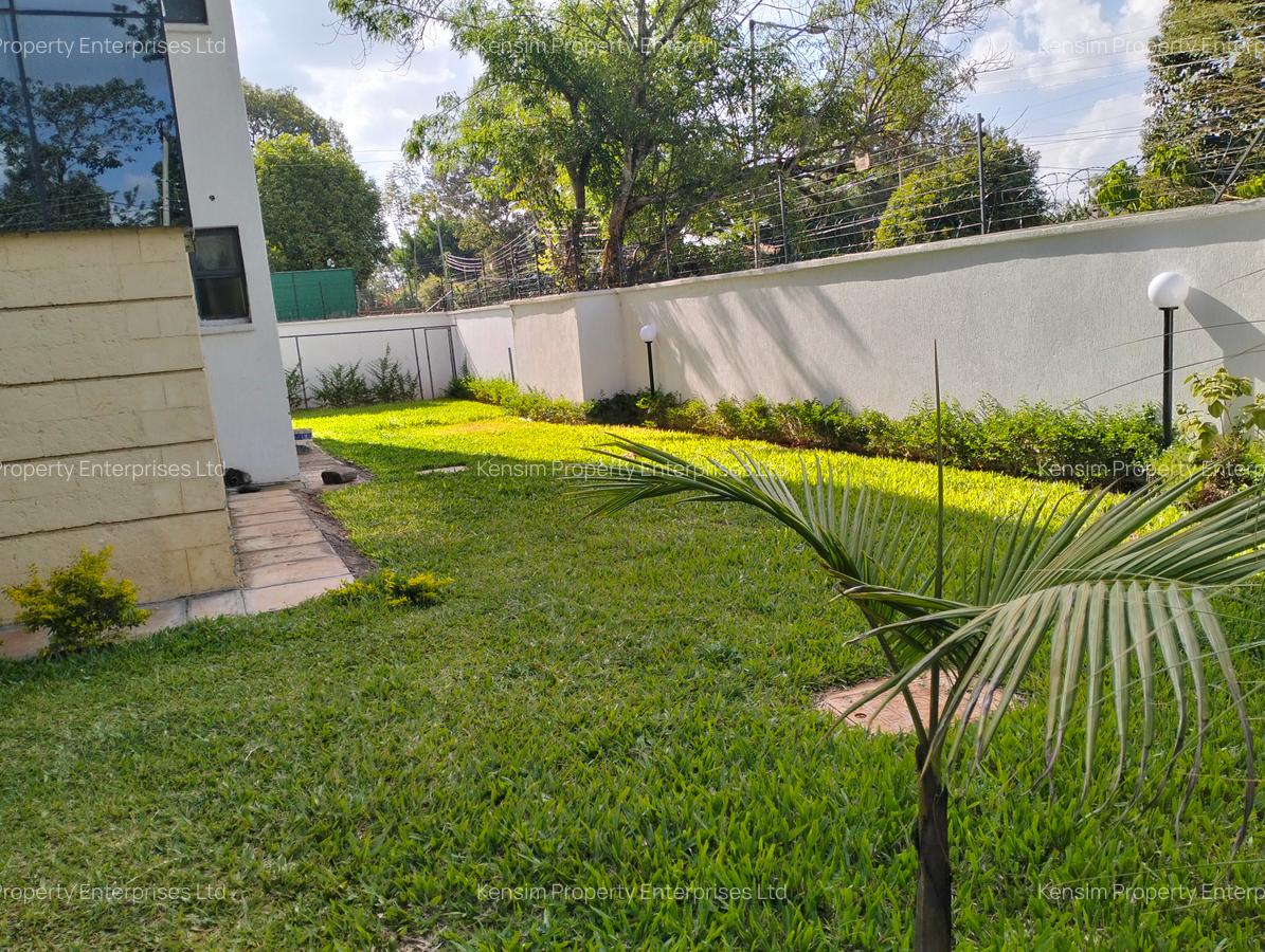 4 Bed Townhouse with En Suite in Lavington - 19