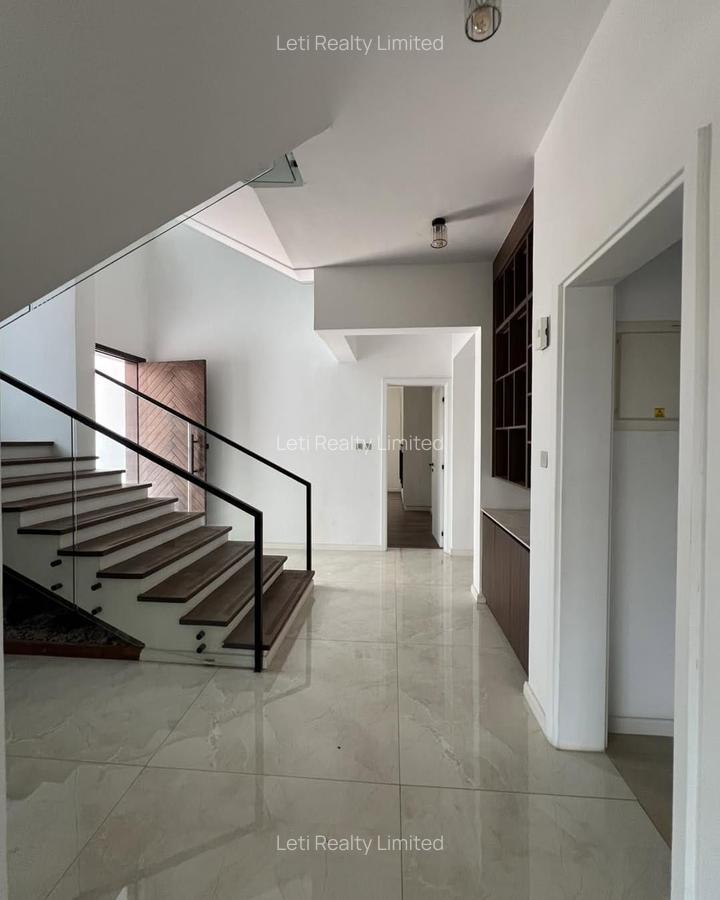 5 Bed Townhouse with En Suite in Lavington - 4